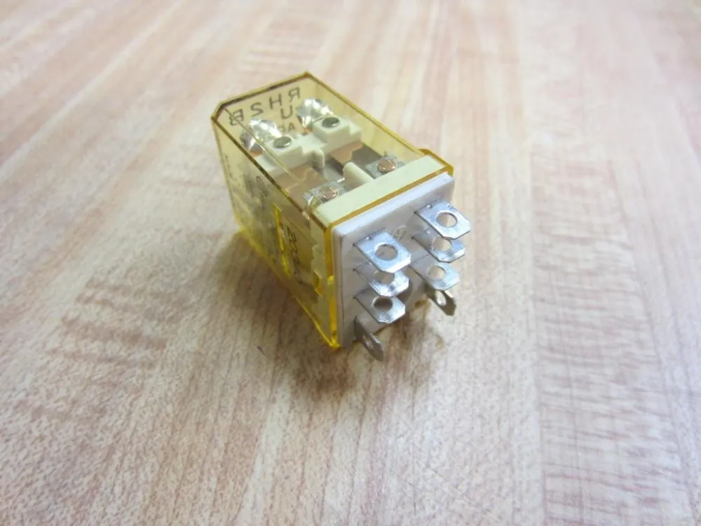 SK0401629-US20260702-105043-0 IDEC RH2B-UAC24V 24VAC IceCubeRelay DPDT 10A - Image 1