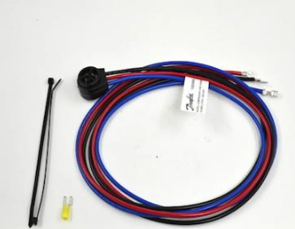 SK0407195-US20260702-105043-0 DANFOSS 120Z5056 Molded Plug for 200-230v Compressors - Image 1
