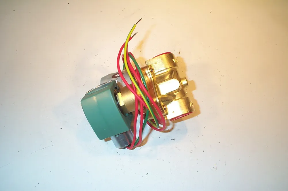 SK0419607-US20260702-105043-0 ASCO 8221G5HW-240V 3/4N/C SloClose Valve 240V - Image 1