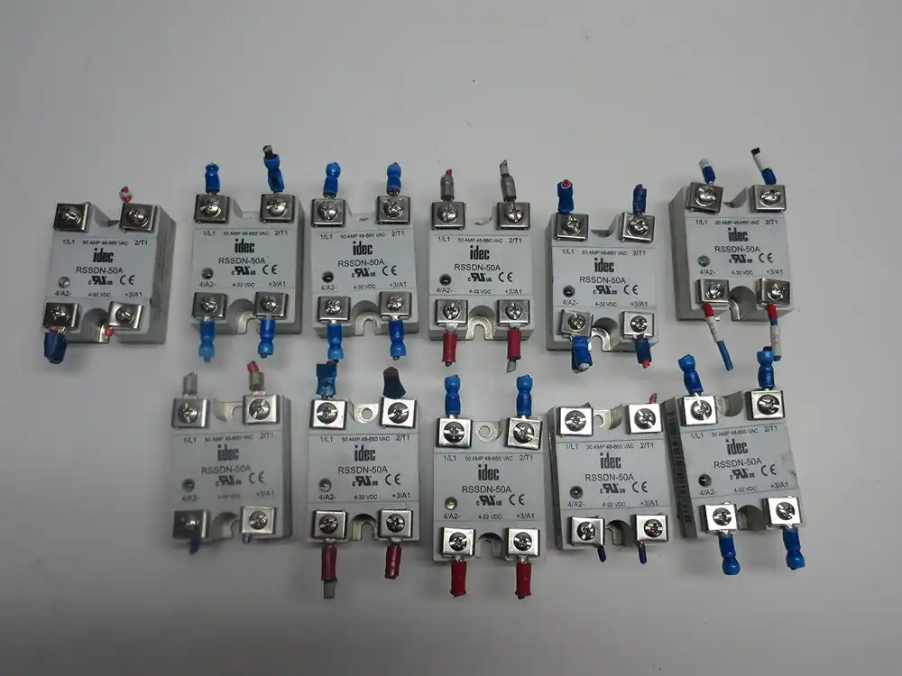 SK0420798-US20260702-105043-0 IDEC RSSDN-50A Solid State Relay 50A - Image 1