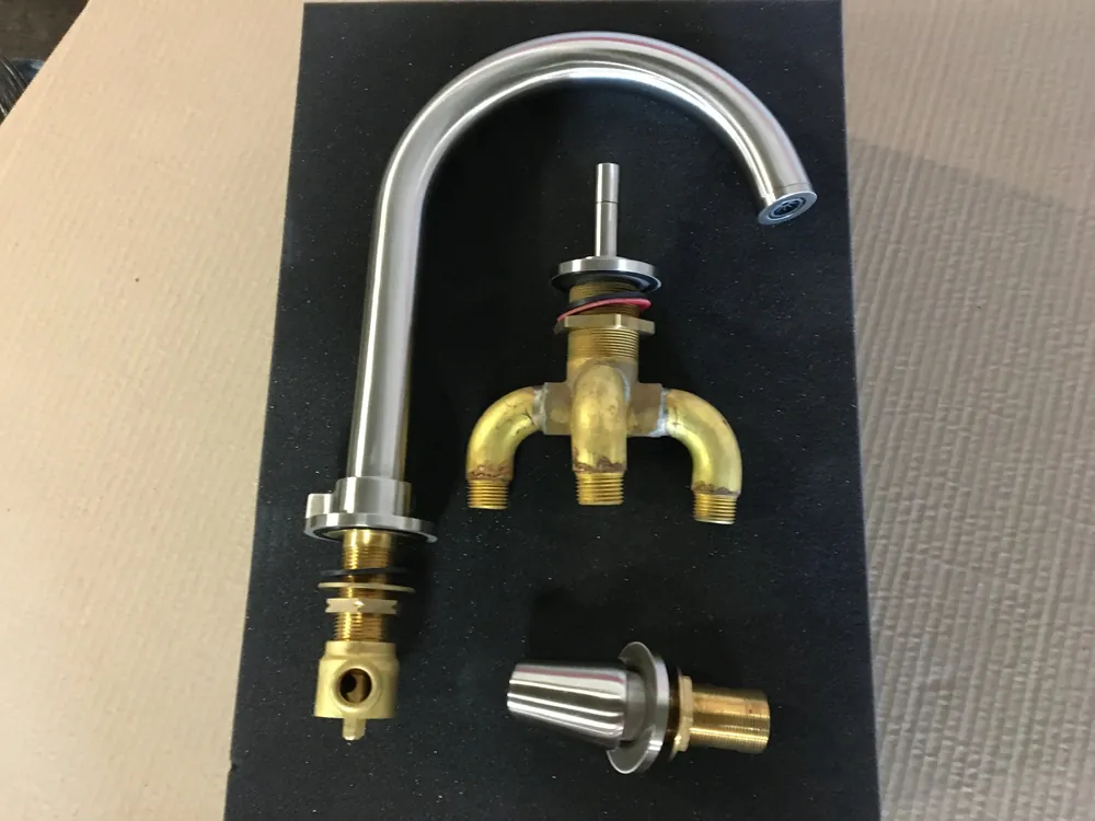 SK0421620-US20260702-105043-0 DXV AMERICAN STANDARD D3510590C.144 2-Handle Deck Mount Bathtub Faucet with Hand Shower - Image 1