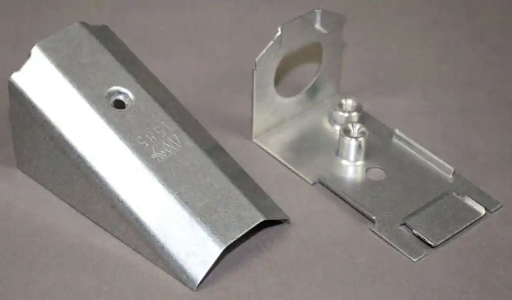 SK0422604-US20260702-105043-0 Wiremold 1585 Fitting Connector Combination STL Galv - Image 1