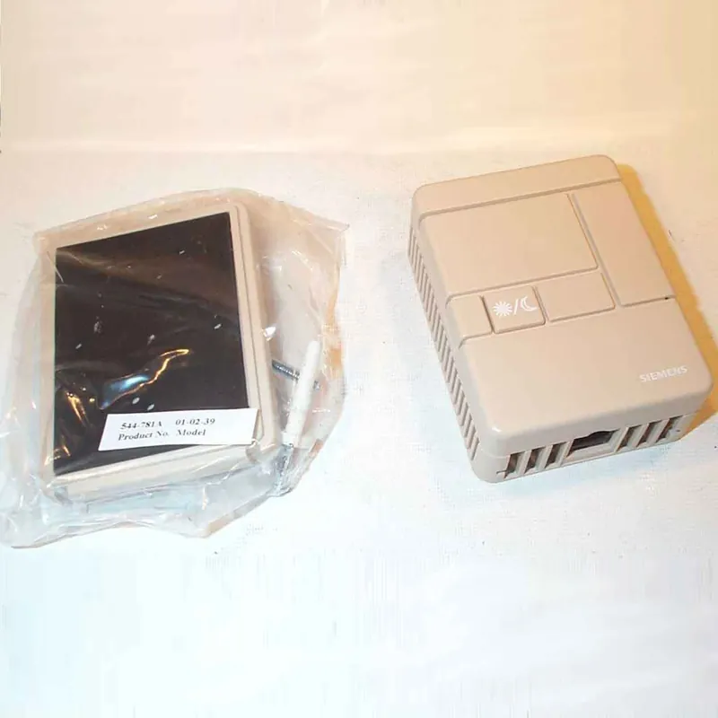 SK0438850-US20260702-105043-0 SIEMENS 540-670A Room Temperature Sensor - Image 1