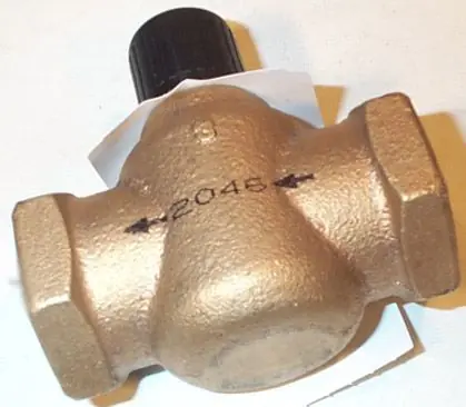 SK0439371-US20260702-105043-0 SIEMENS 599-02046 Building Technologies 2-Way NO Valve 1 Inch FxF 10 Cv 3-8 psi Spring Range - Image 1